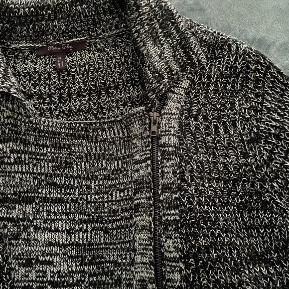 Black/white asymmetrical zip cardigan - Picture 7 of 7